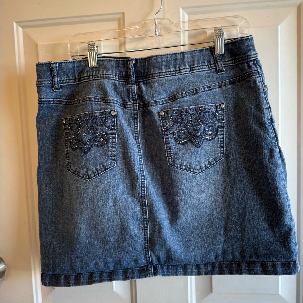 Premiere Denim Blue Skort bling back pockets 18”L X 18”W size 12 tummy control - Picture 4 of 7